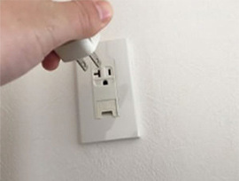 エアコンリモコン電池交換したが動かない